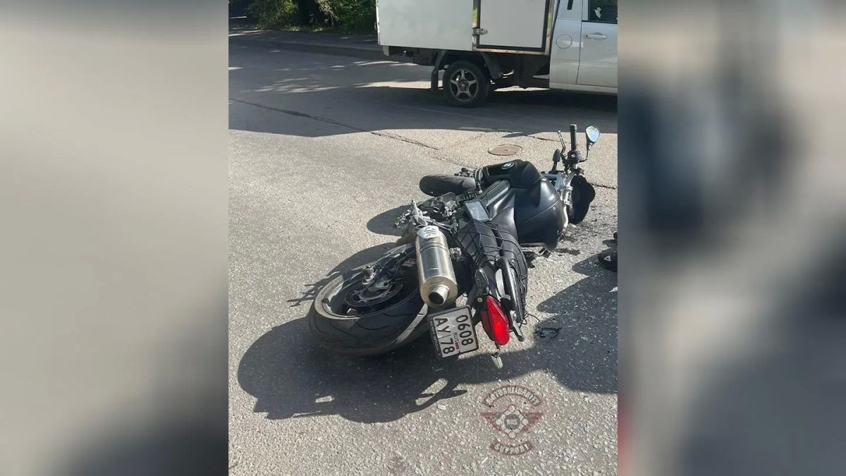 Мотоциклист попал в реанимацию после аварии в Выборгском районе Петербурга Мотоциклист попал в реанимацию после аварии в Выборгском районе Петербурга