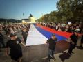 Сербы отдают дань памяти своему убитому в застенках Гааги герою, несмотря на угрозу репрессий