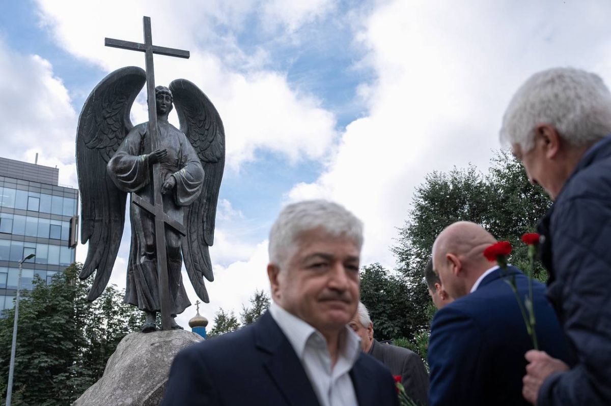 В Петербурге почтили память жертв трагедии в Беслане В Петербурге почтили память жертв трагедии в Беслане