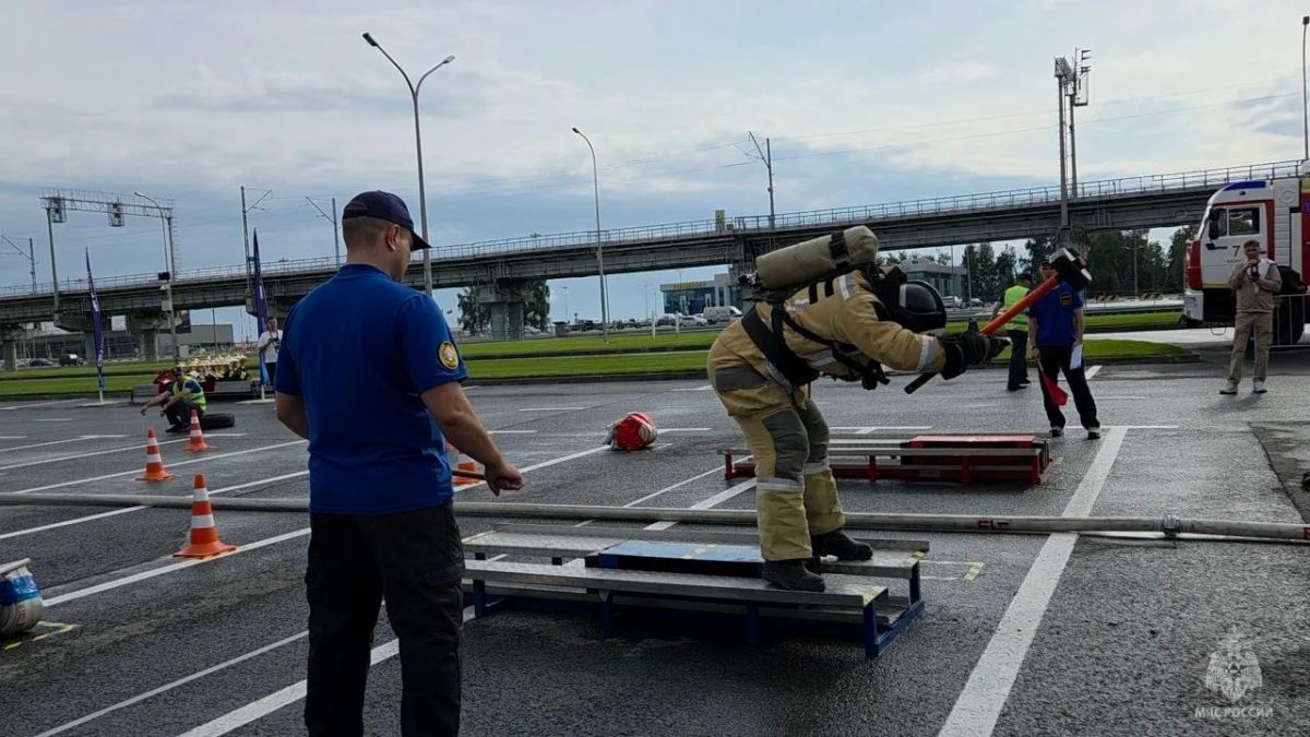 Сильнейшие бросают вызов себе: «Пожарный Олимп» объединил профессионалов со всей России Сильнейшие бросают вызов себе: «Пожарный Олимп» объединил профессионалов со всей России