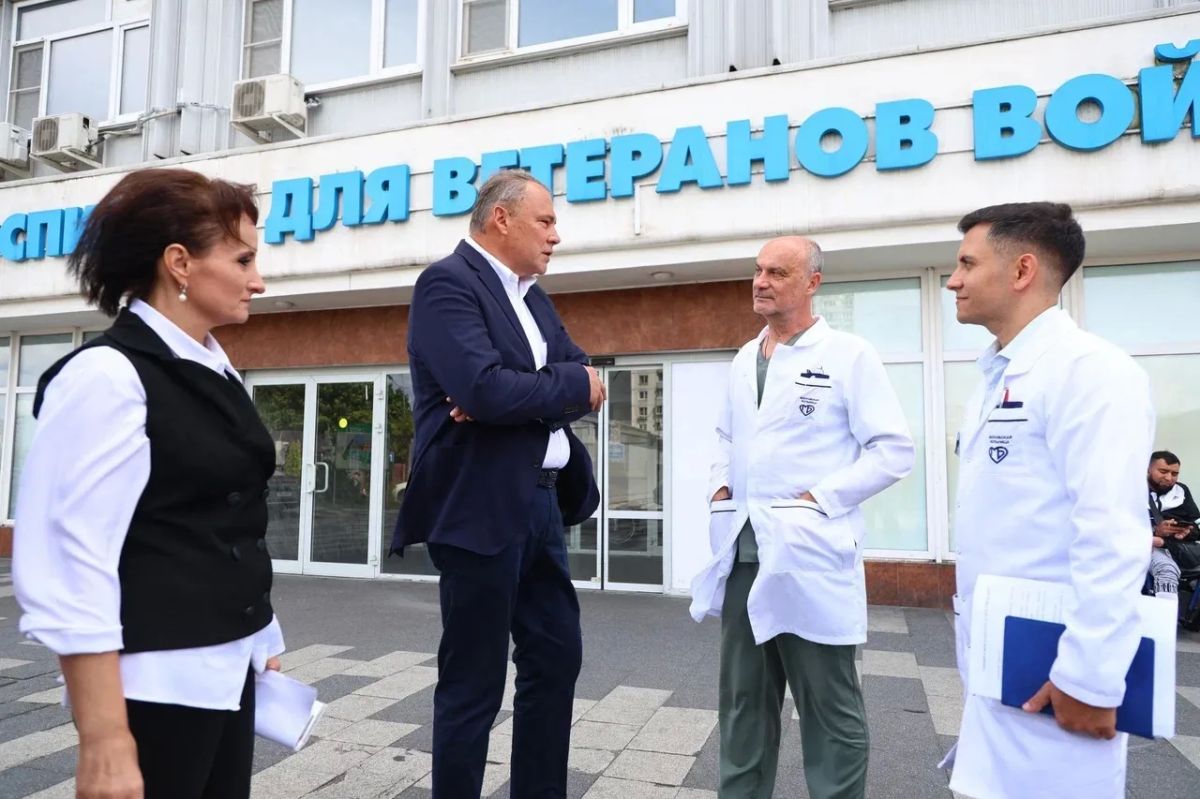 Пётр Толстой: Посетил московский «Госпиталь для ветеранов войн №2» Пётр Толстой: Посетил московский «Госпиталь для ветеранов войн №2»