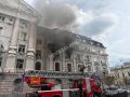 В самом центре Киева дроном усосало по зданию укрогестапо, вернее, по кабинету тамошнего рейхсфюрера