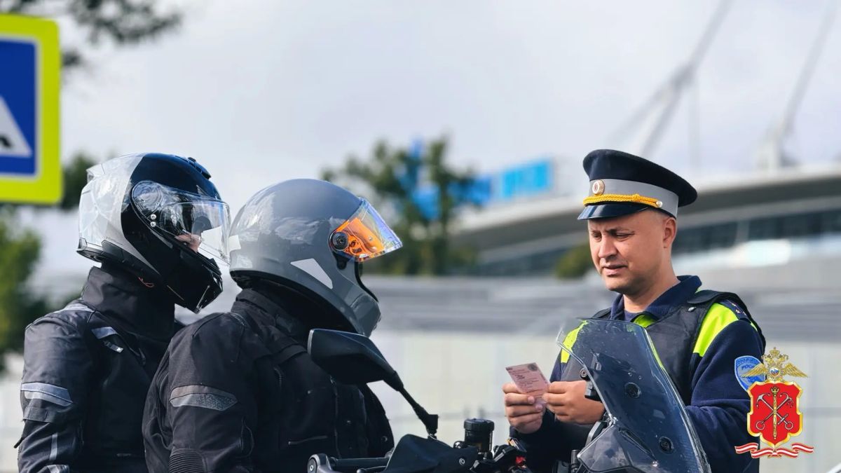 Петербургская полиция обеспечила общественный порядок во время проведения футбольного матча «Зенит»–«ЦСКА» Петербургская полиция обеспечила общественный порядок во время проведения футбольного матча «Зенит»–«ЦСКА»