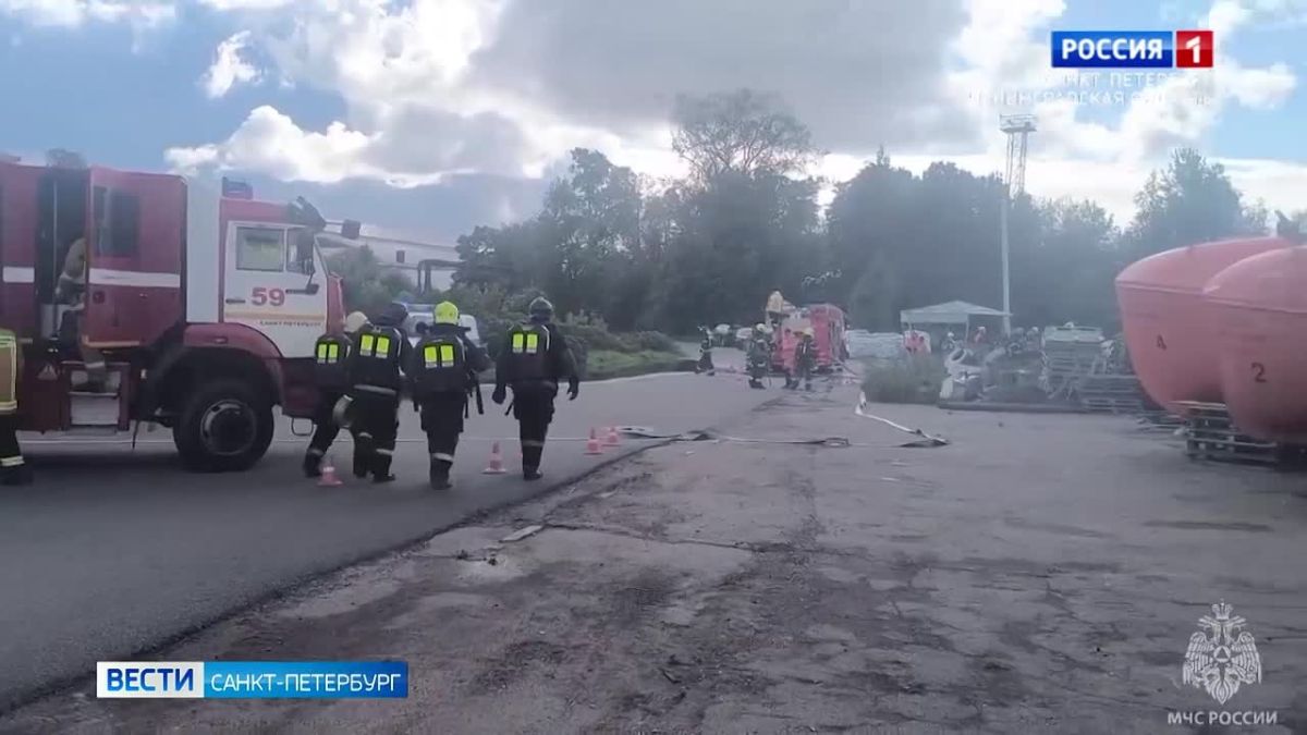 В трюме "Адмирала Макарова", который ремонтируют в Кронштадте, произошёл пожар