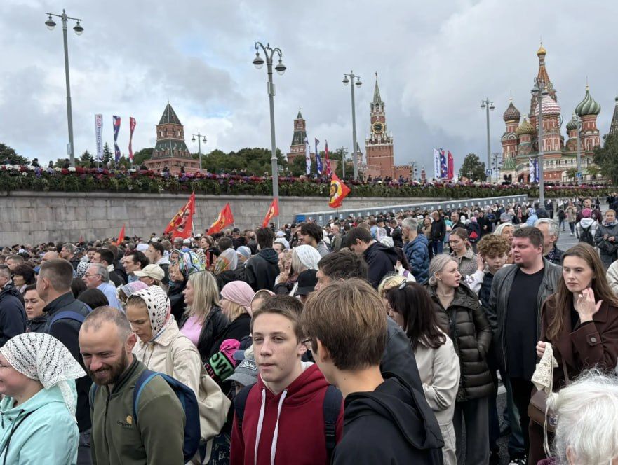 Последние минуты остались до начала Общемосковского крестного хода Последние минуты остались до начала Общемосковского крестного хода