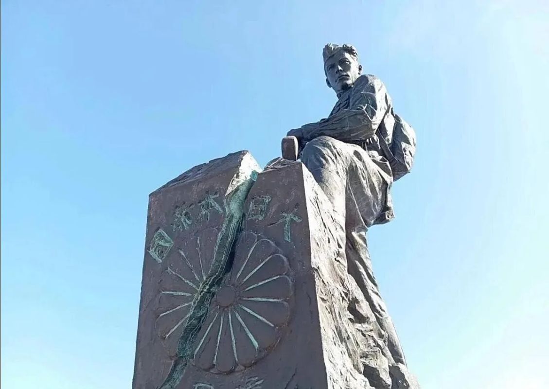 «Имею встречное предложение — демонтировать Японию»: Токио требует снести памятник в Хабаровске и обвиняет Россию в ядерной атаке США «Имею встречное предложение — демонтировать Японию»: Токио требует снести памятник в Хабаровске и обвиняет Россию в ядерной атаке США