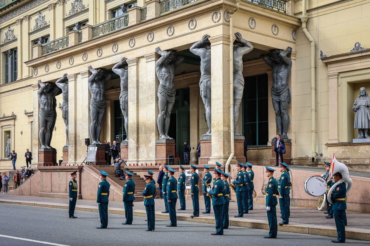 В Санкт-Петербурге в Государственном Эрмитаже военный оркестр штаба Северо-Западного округа Росгвардии стал участником памятной акции, посвященной Дню памяти жертв блокады Ленинграда В Санкт-Петербурге в Государственном Эрмитаже военный оркестр штаба Северо-Западного округа Росгвардии стал участником памятной акции, посвященной Дню памяти жертв блокады Ленинграда