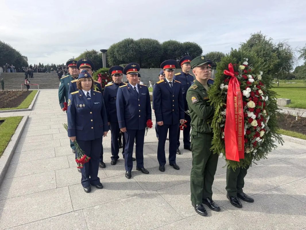 Представители Западного МСУ СК России приняли участие в церемонии возложения цветов, приуроченной ко Дню памяти жертв блокады Ленинграда