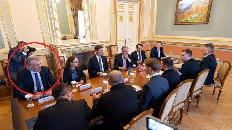 «Витьков и зятьков» привозили в Москву «царя санкций»