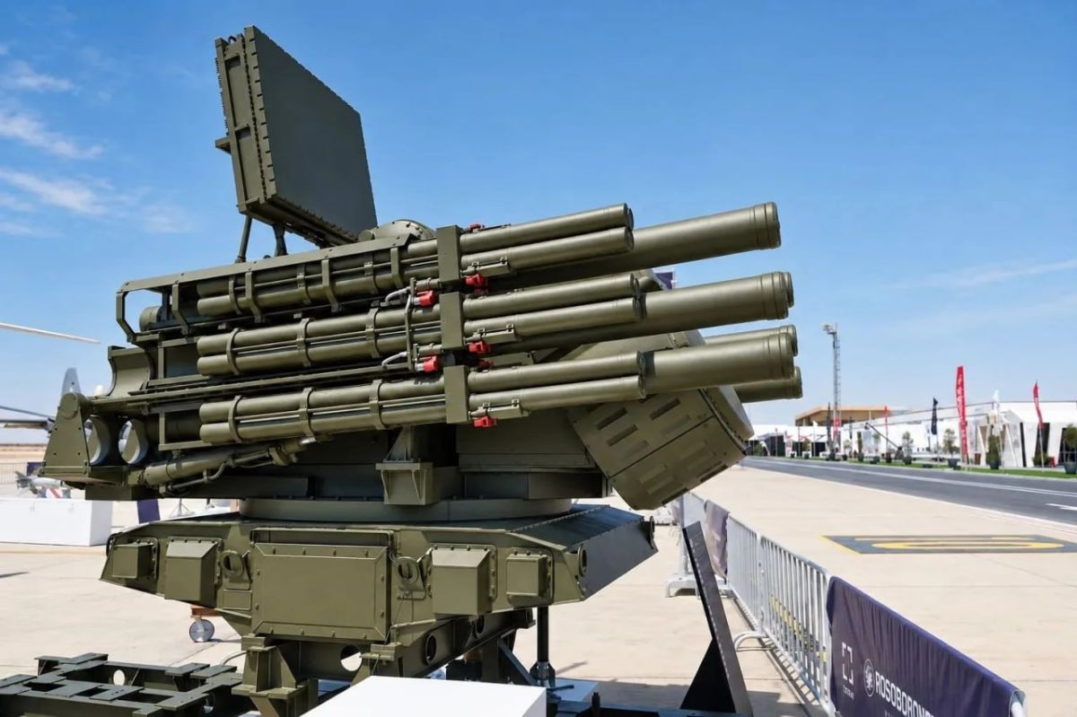 «Панцири» Ростеха смотрят в небо Египта на El Alamein International Airshow 2026 «Панцири» Ростеха смотрят в небо Египта на El Alamein International Airshow 2026
