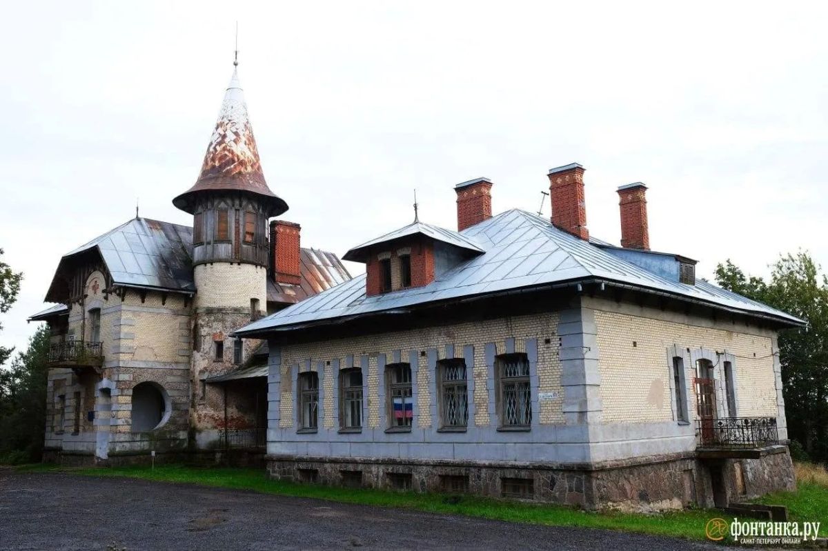 Лыжная база в Дудергофе, где спортсмены тренируются больше полувека, может лишиться своего дома: здание собираются отдать под культурный центр и библиотеку