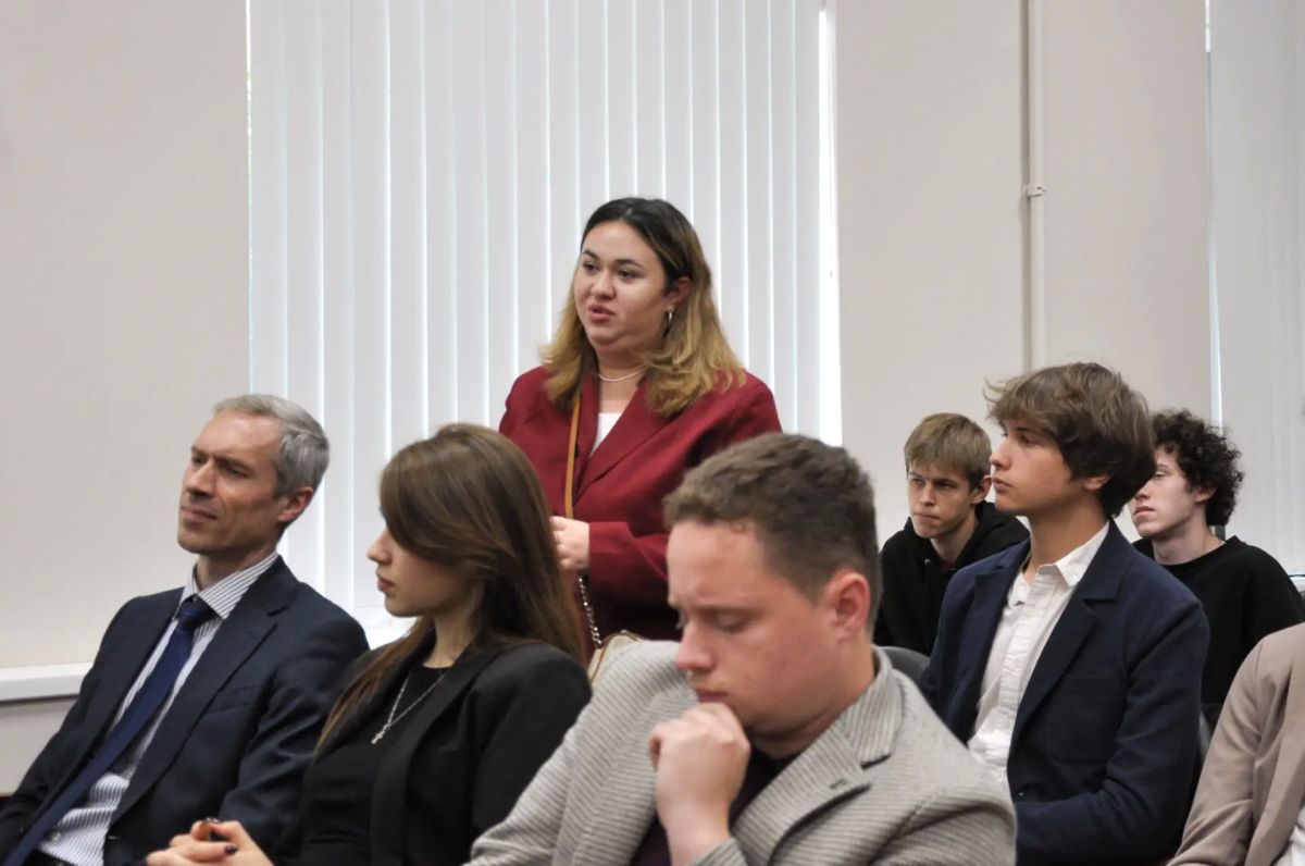 Председатель Санкт-Петербургской избирательной комиссии Максим Мейксин принял участие в заседании круглого стола экспертного проекта «Дело молодых» Председатель Санкт-Петербургской избирательной комиссии Максим Мейксин принял участие в заседании круглого стола экспертного проекта «Дело молодых»