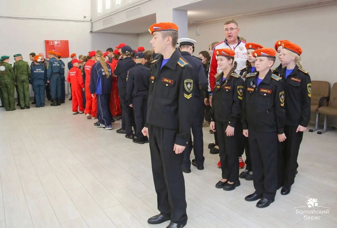 В лагере «Заря» стартовал слет Дружин юных пожарных В лагере «Заря» стартовал слет Дружин юных пожарных