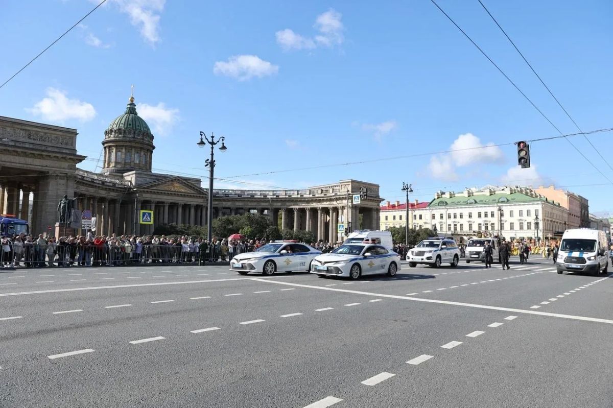 Ирина Волк: Сотрудники полиции обеспечили безопасность Общегородского большого крестного хода в Санкт-Петербурге Ирина Волк: Сотрудники полиции обеспечили безопасность Общегородского большого крестного хода в Санкт-Петербурге