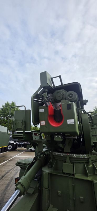 На кадрах - 155-мм самоходная гаубица 2С22 «Богдана» с серийным номером 08/26-899