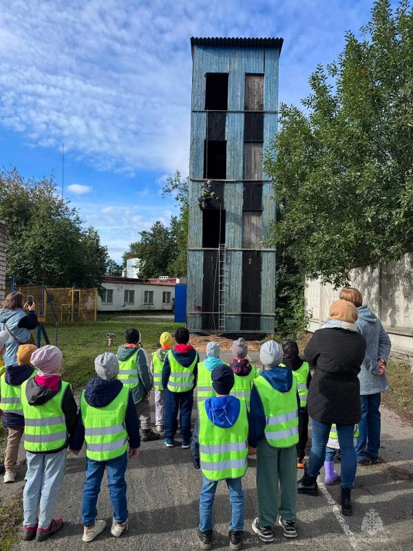 В гостях у пожарных весело и познавательно! В гостях у пожарных весело и познавательно!