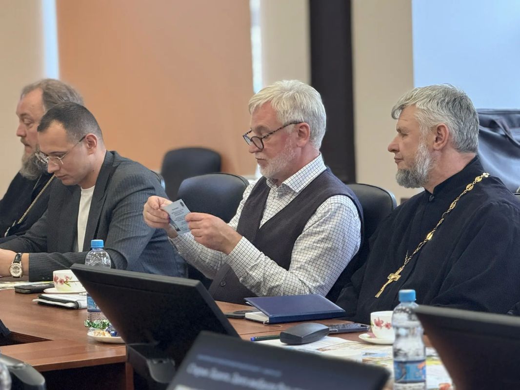 В Леноблизбиркоме состоялась встреча с духовенством Русской Православной Церкви В Леноблизбиркоме состоялась встреча с духовенством Русской Православной Церкви