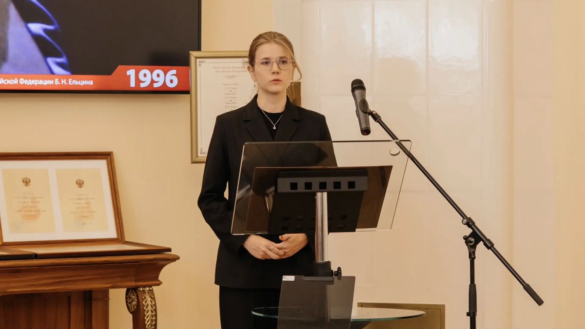 Молодые специалисты органов прокуратуры города принесли присягу Молодые специалисты органов прокуратуры города принесли присягу