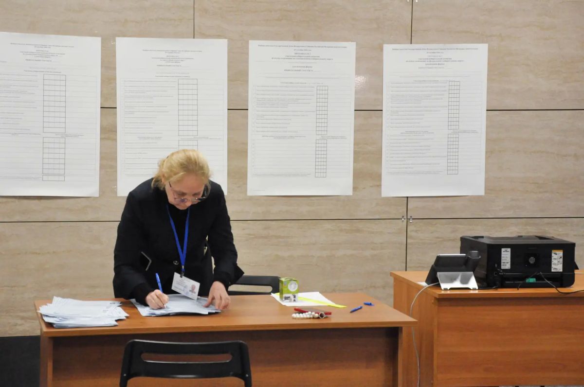 Председатель Санкт-Петербургской избирательной комиссии Максим Мейксин посетил избирательные участки в аэропорту Пулково, Адмиралтейском и Московском районах Председатель Санкт-Петербургской избирательной комиссии Максим Мейксин посетил избирательные участки в аэропорту Пулково, Адмиралтейском и Московском районах