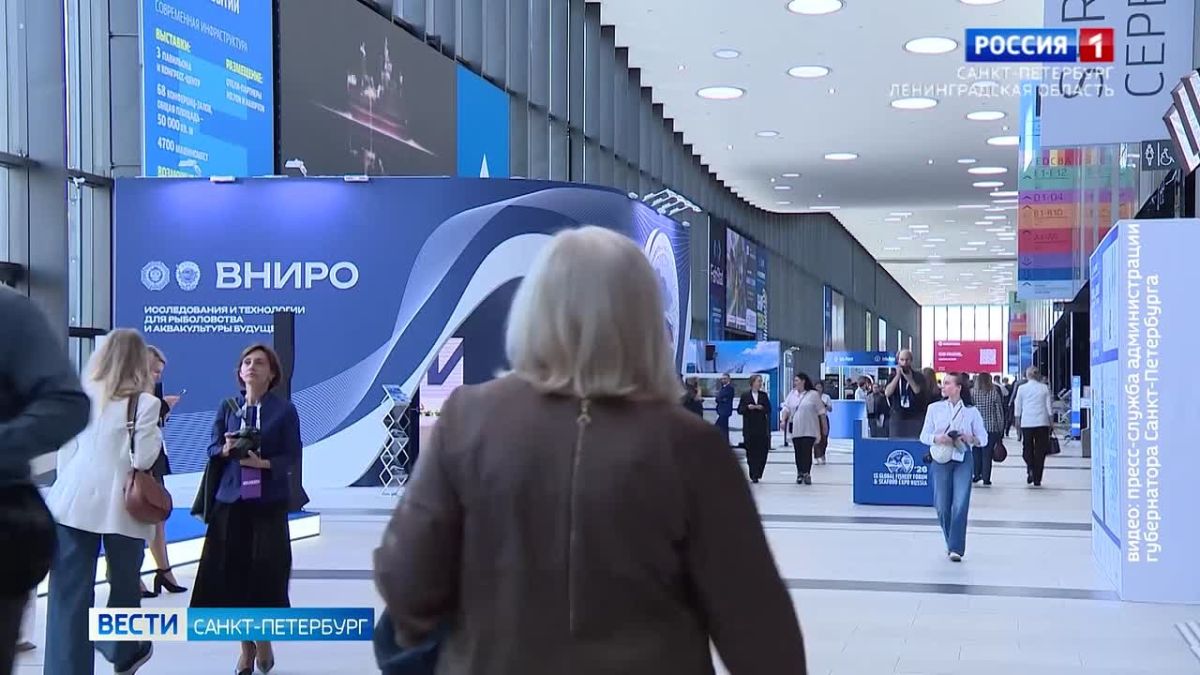 Дмитрий Патрушев и Александр Беглов посетили IX Международный рыбопромышленный форум в Петербурге