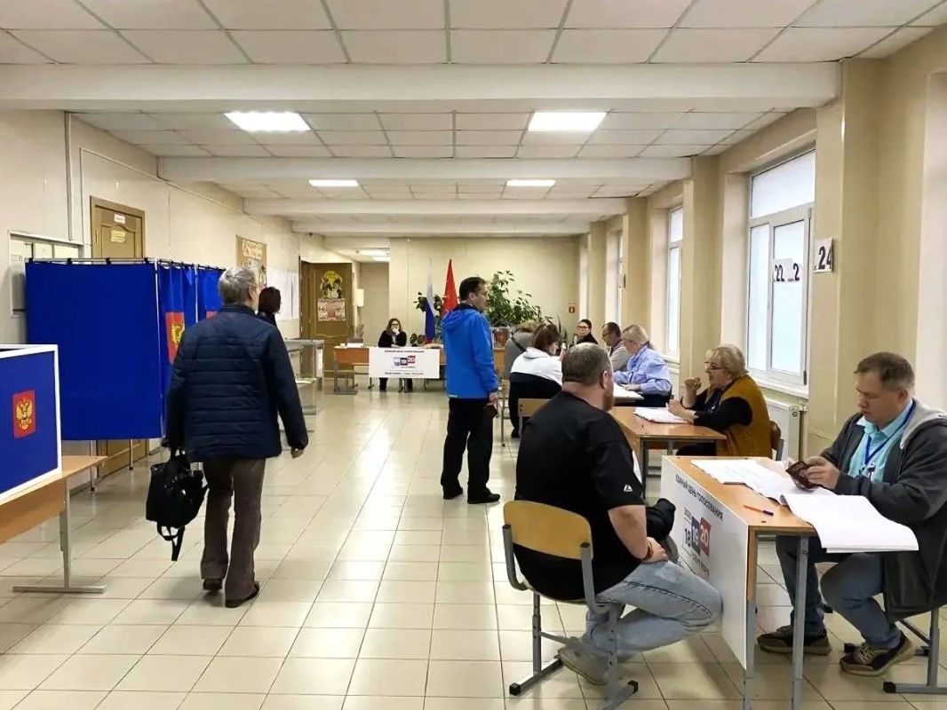 Делимся кадрами с первых часов работы избирательных участков в Санкт-Петербурге! Делимся кадрами с первых часов работы избирательных участков в Санкт-Петербурге!