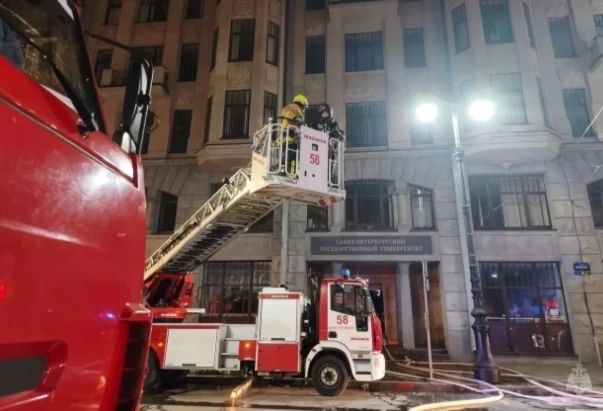 Девять часов огня. Как пожар в Петербурге прервал учебу в СПБГУ