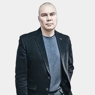 Андрей Медведев: Совершенно верные акценты. Про то, что возможность идти с телефоном руке и класть сумку на скамейку рядом, не боясь воровства, это действительно главный повод для удивления приезжающих европейцев