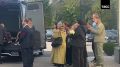 Прощание с Евгением Броневицким, одним из основателей ВИА "Поющие гитары", состоялось в Петербурге, передает корреспондент ТАСС