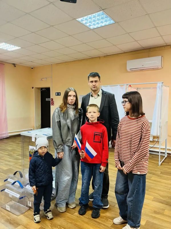 Продолжаем собирать кадры с избирательных участков Ленинградской области! Продолжаем собирать кадры с избирательных участков Ленинградской области!
