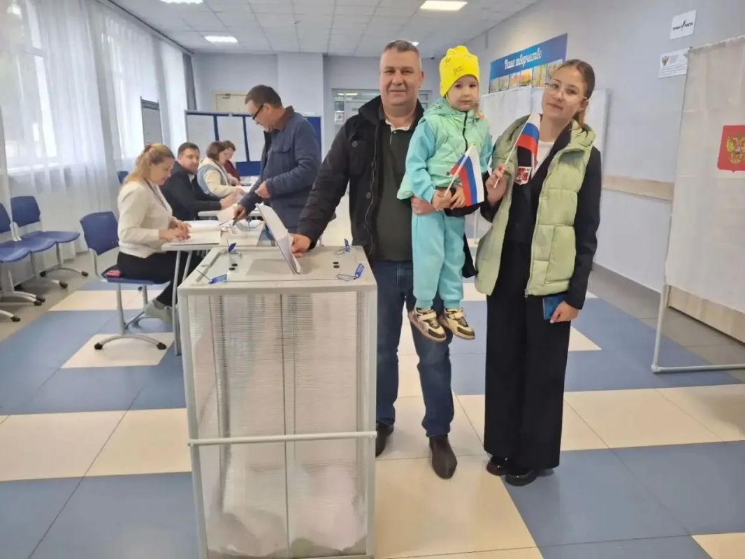 Продолжаем собирать кадры с избирательных участков Ленинградской области!