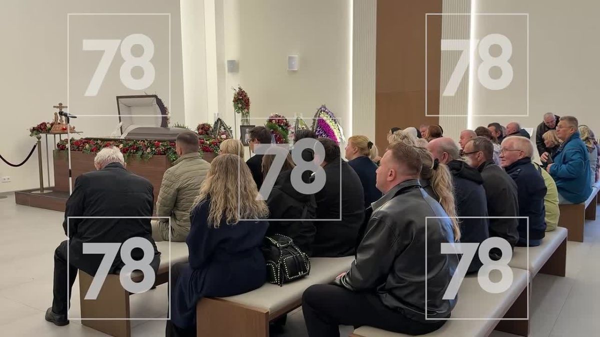 С основателем ВИА «Поющие гитары» попрощались в Петербурге