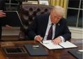 Дональд Трамп подписал разработанный покойным сенатором Линдси Грэмом закон об "адских санкциях" против нашей страны