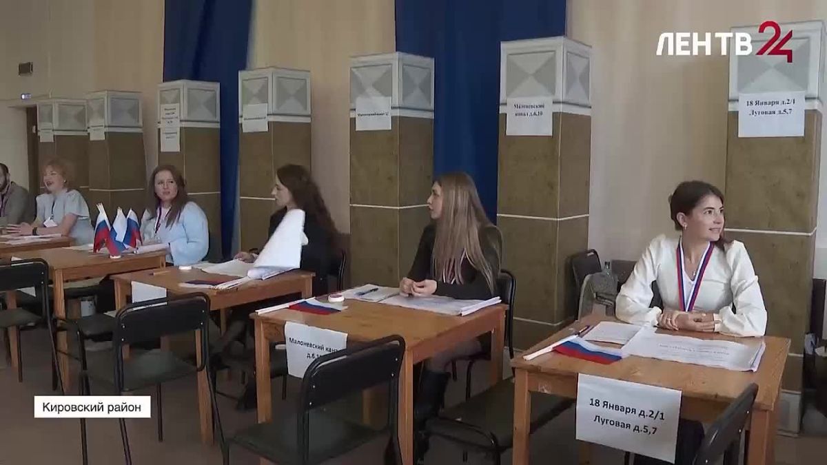 - Молодо-зелено.... - Не зелено. Я от «Новых людей», а не от «Зелёных»