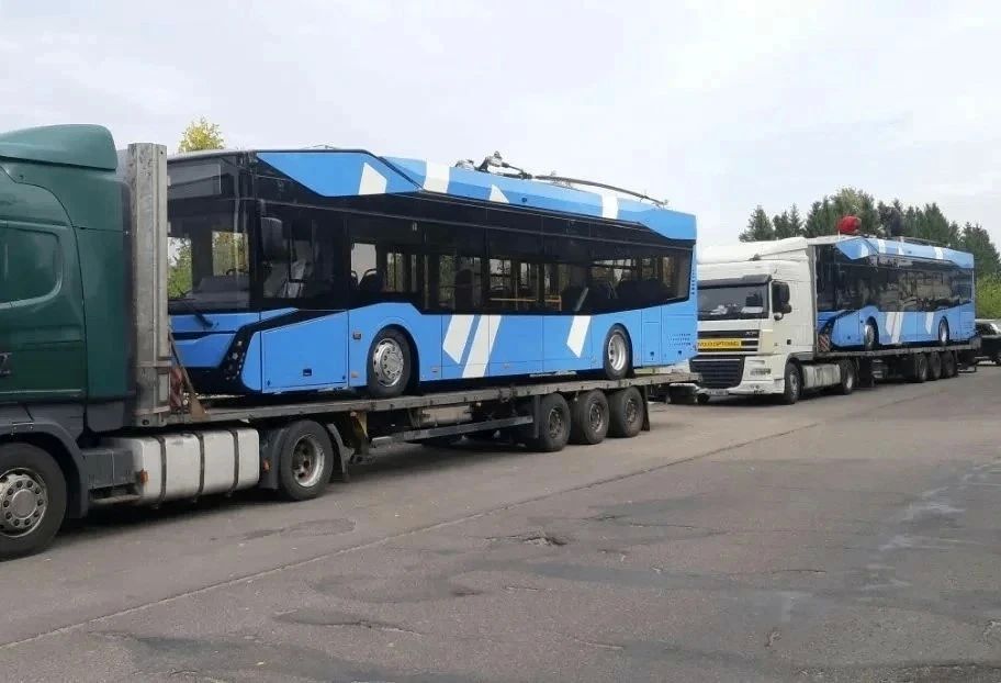Первые троллейбусы новой модели привезли в Петербург из Беларуси Первые троллейбусы новой модели привезли в Петербург из Беларуси