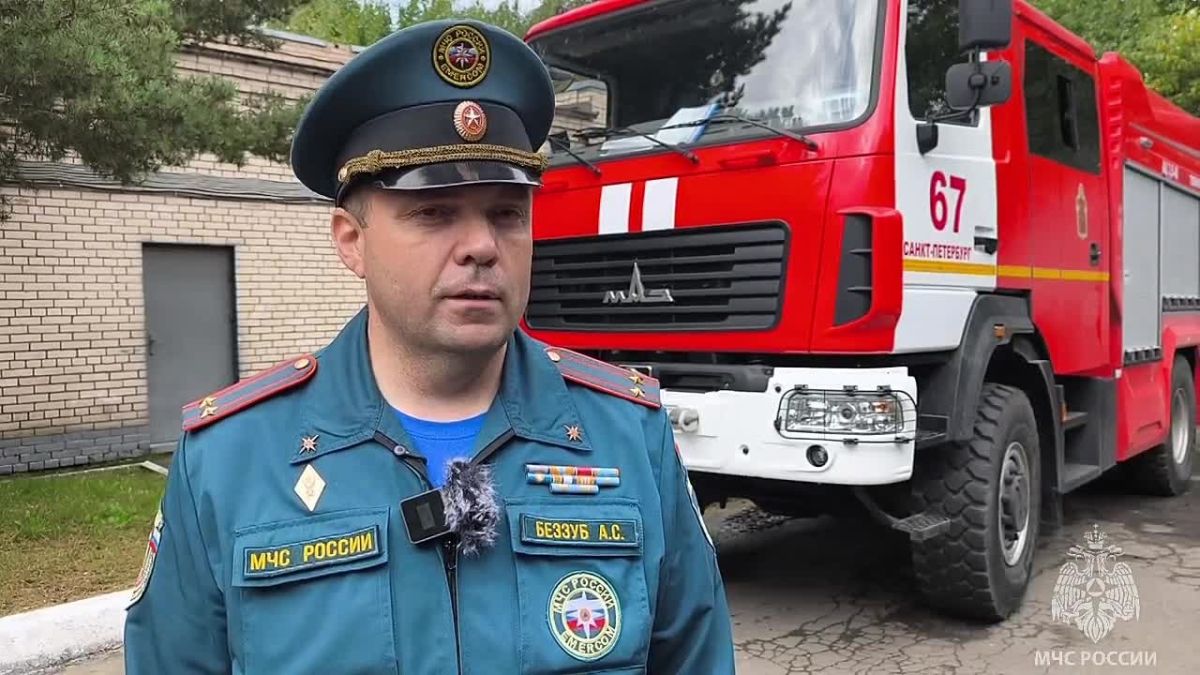 Соревнования сильнейших огнеборцев страны проходят прямо сейчас в городе на Неве