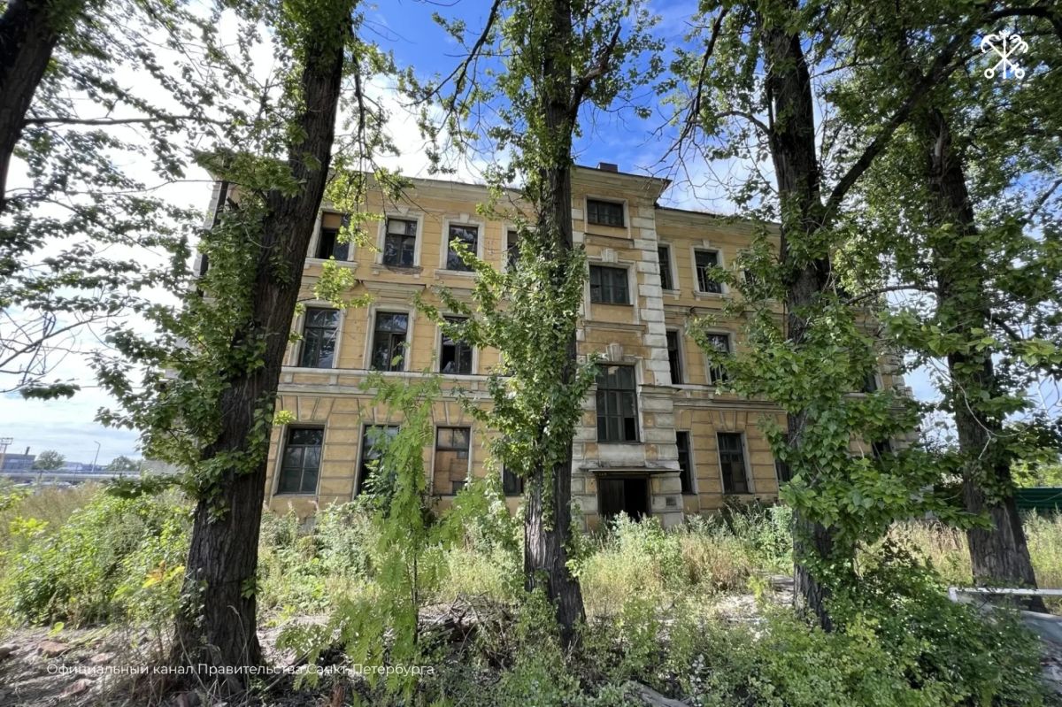 Жилой корпус Офицерской воздухоплавательной школы на Волковом поле ждёт реставрация Жилой корпус Офицерской воздухоплавательной школы на Волковом поле ждёт реставрация