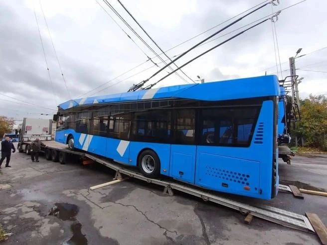 В Петербург доставили первые троллейбусы МАЗ из контракта на 86 машин В Петербург доставили первые троллейбусы МАЗ из контракта на 86 машин