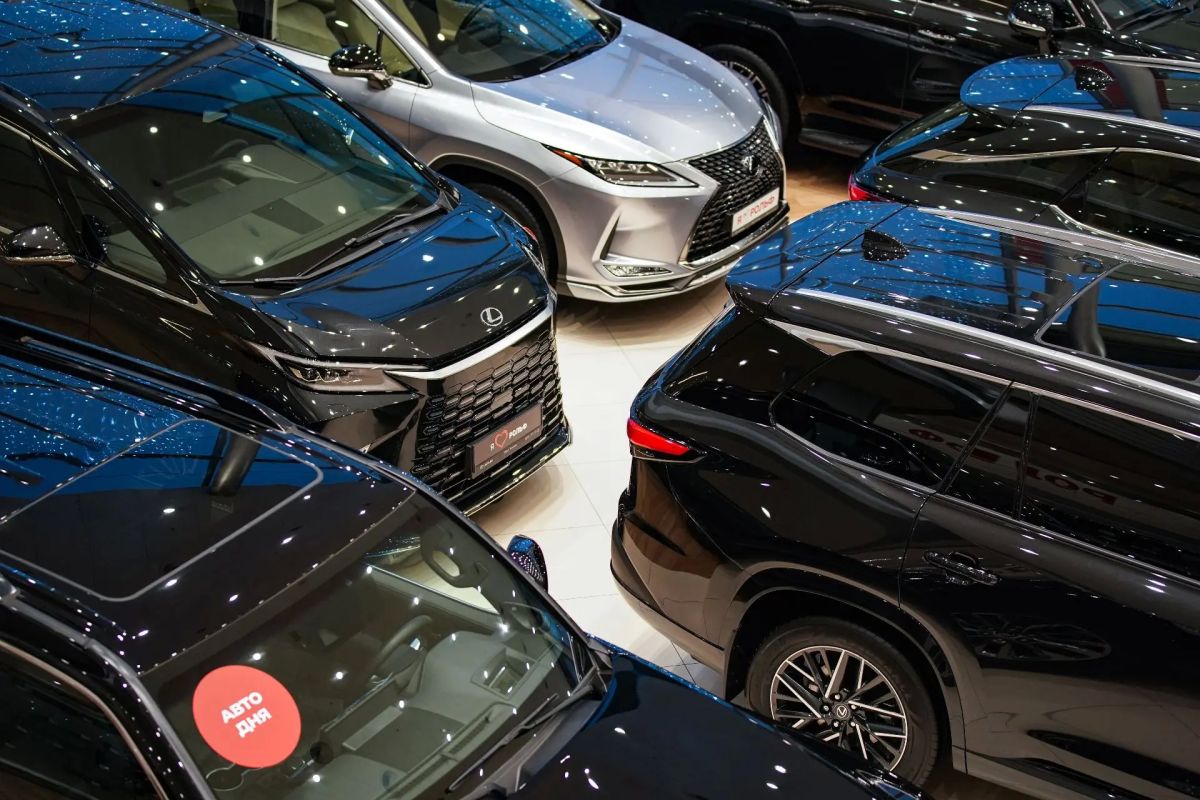 Петербуржец заплатил 5 млн за Lexus, но не получил ни машину, ни деньги за него