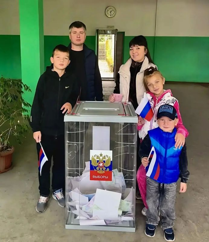 С Днём многодетной семьи Ленинградской области! С Днём многодетной семьи Ленинградской области!