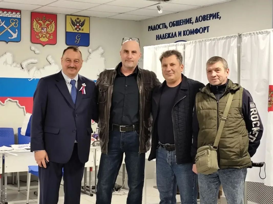 Сегодня председатель Избирательной комиссии Михаил Лебединский проголосовал на выборах депутатов Государственной Думы Российской Федерации и Законодательного собрания Ленинградской области Сегодня председатель Избирательной комиссии Михаил Лебединский проголосовал на выборах депутатов Государственной Думы Российской Федерации и Законодательного собрания Ленинградской области