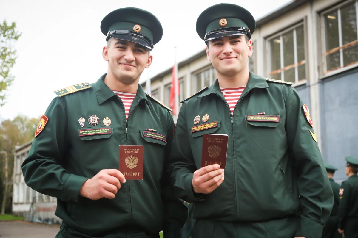 В Санкт-Петербурге курсанты Военной академии Росгвардии приняли участие в едином дне голосования