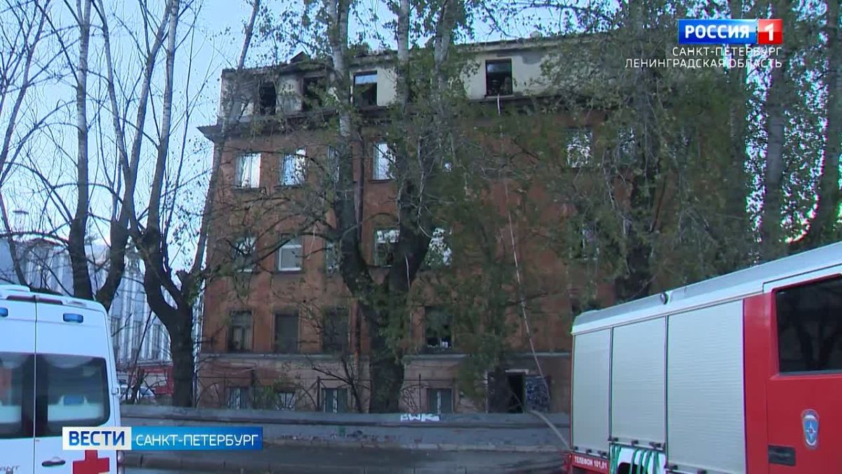 В Центральном районе загорелась мансарда нежилого здания