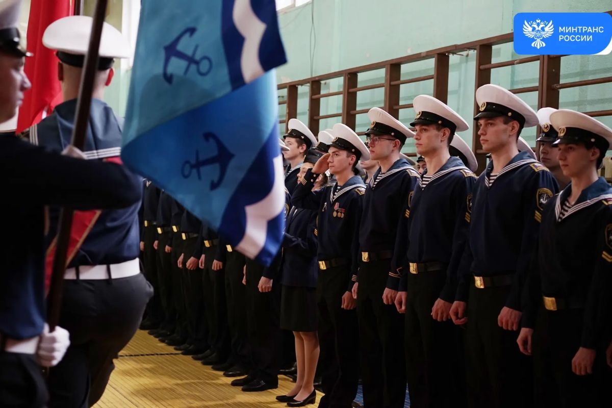120 курсантов завершили плавательную практику на учебном паруснике «Мир» 120 курсантов завершили плавательную практику на учебном паруснике «Мир»