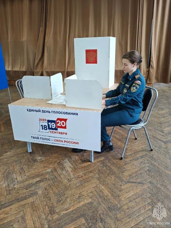 Петербургские спасатели обеспечивали безопасность на избирательных участках Петербургские спасатели обеспечивали безопасность на избирательных участках