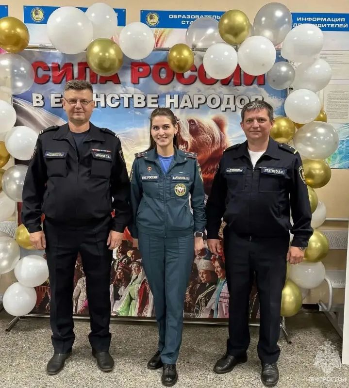 Петербургские спасатели обеспечивали безопасность на избирательных участках Петербургские спасатели обеспечивали безопасность на избирательных участках