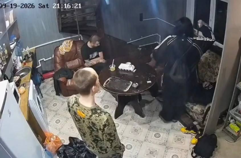 Треш-стримеры из Петербурга устроили поножовщину в прямом эфире, сообщила Екатерина Мизулина Треш-стримеры из Петербурга устроили поножовщину в прямом эфире, сообщила Екатерина Мизулина