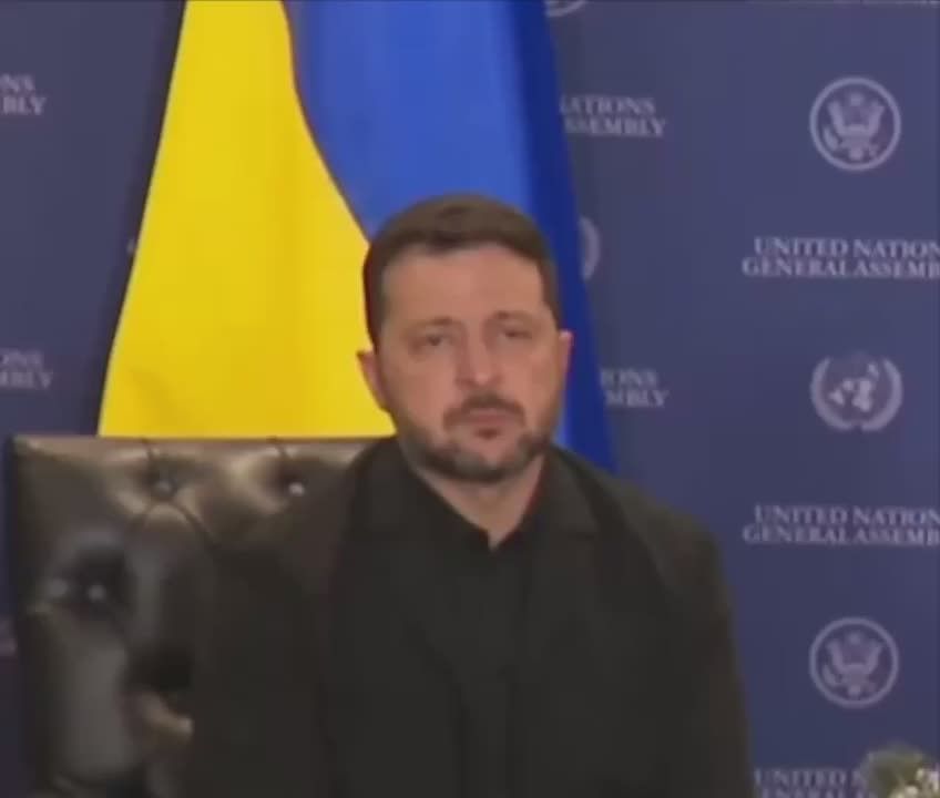 Михаил Онуфриенко: Президент киевской хунты на встрече с президентом США внимательно рассматривает светлое будущее Украины