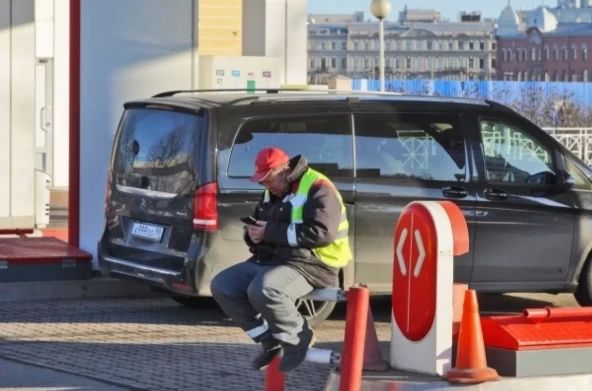 Не бензином единым. Как Петербург живёт в условиях нехватки топлива