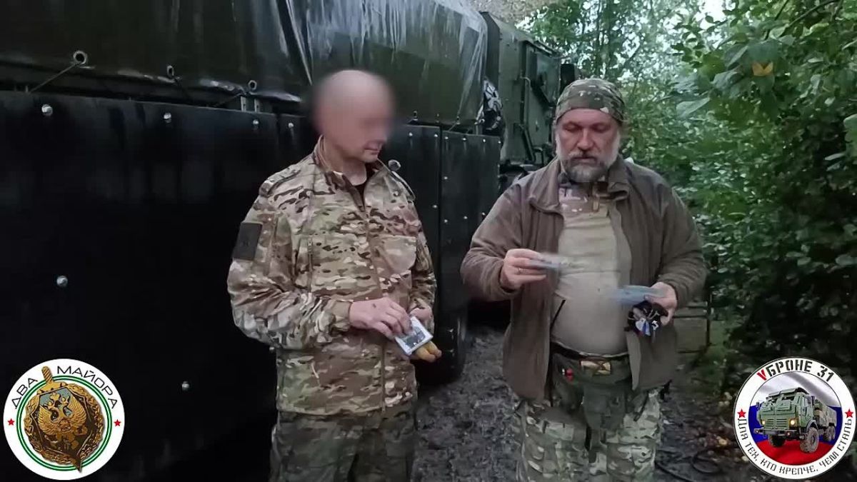 Два майора: Фронтовая броня. Работы по защите очередного экипажа КАМАЗа завершали под проливным дождем