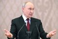 Все предложения по мирному урегулированию «на столе», но России еще нужно подумать, что в её интересах, отметил президент России